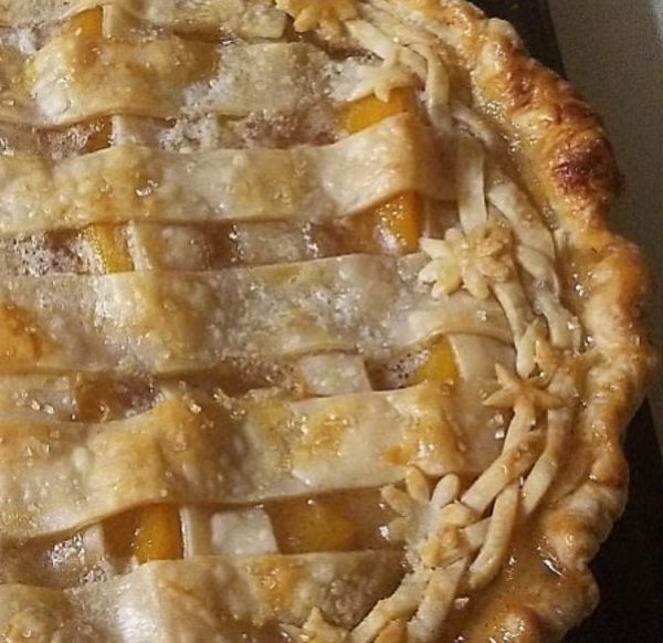 Deep Dish Peach Cobbler Pie